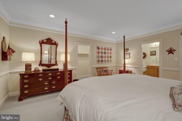 513 JOHN MARSHALL DR NE, Vienna, VA 22180