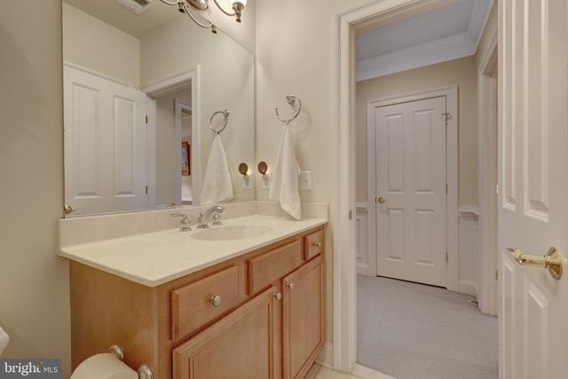 513 JOHN MARSHALL DR NE, Vienna, VA 22180