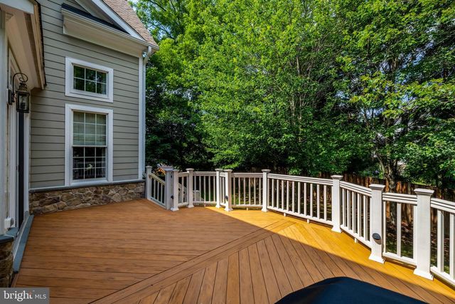 513 JOHN MARSHALL DR NE, Vienna, VA 22180