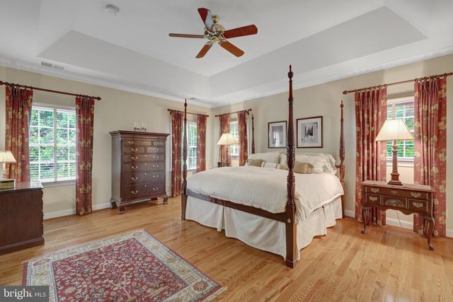 513 JOHN MARSHALL DR NE, Vienna, VA 22180