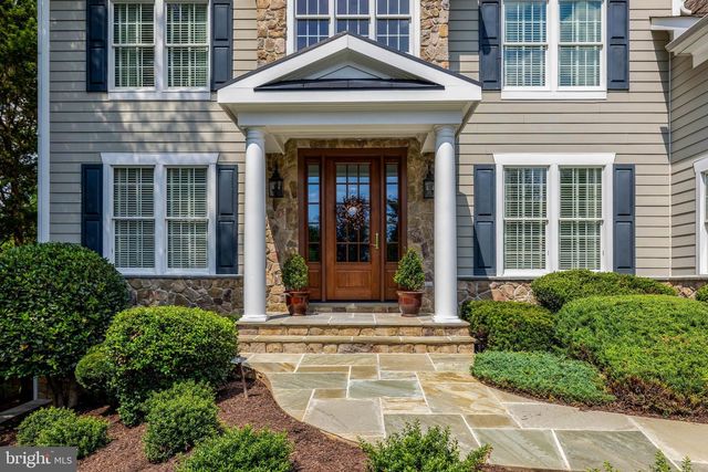 513 JOHN MARSHALL DR NE, Vienna, VA 22180