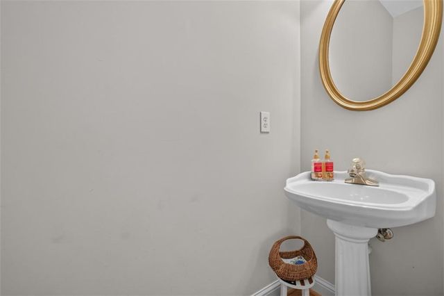 2194 Indian Shoals Drive NE, Loganville, GA 30052