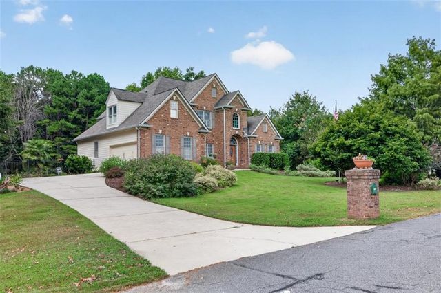 2194 Indian Shoals Drive NE, Loganville, GA 30052
