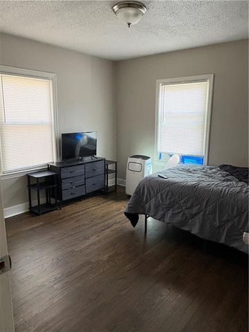 230 S Huttig Avenue, Independence, MO 64053