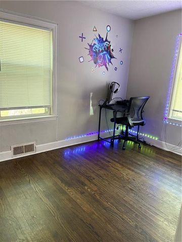 230 S Huttig Avenue, Independence, MO 64053