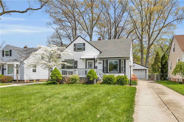 477 Huntmere Drive, Bay Village, OH 44140