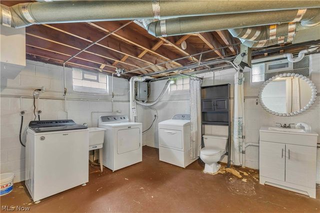 477 Huntmere Drive, Bay Village, OH 44140