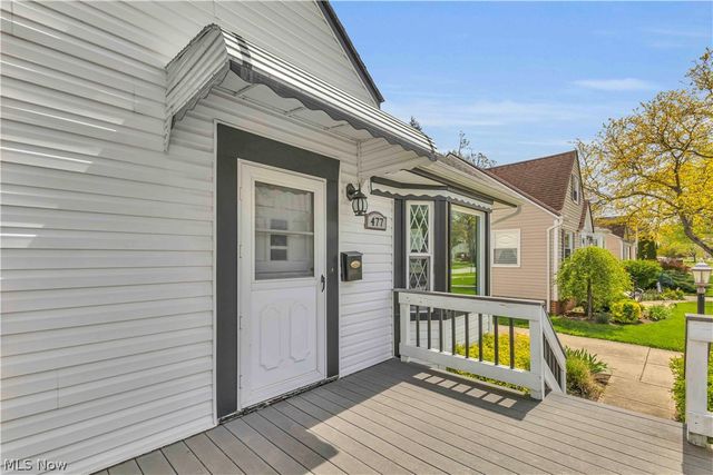 477 Huntmere Drive, Bay Village, OH 44140