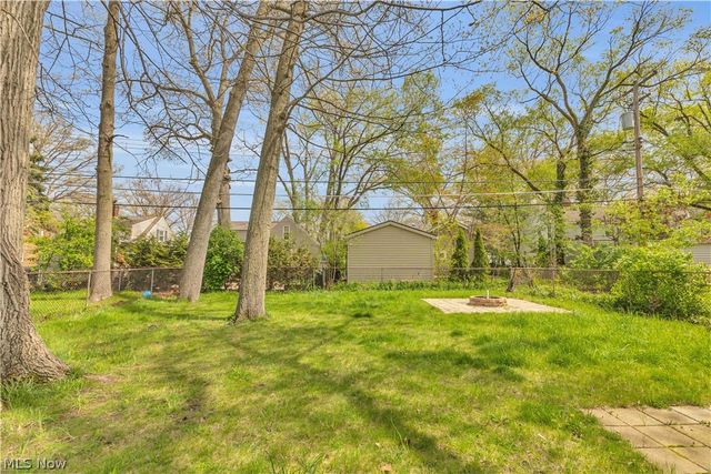 477 Huntmere Drive, Bay Village, OH 44140