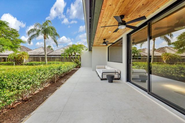 11880 Pebblewood Drive, Wellington, FL 33414