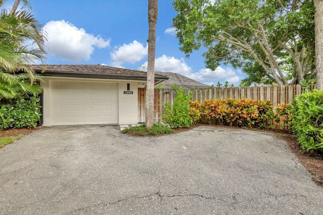 11880 Pebblewood Drive, Wellington, FL 33414