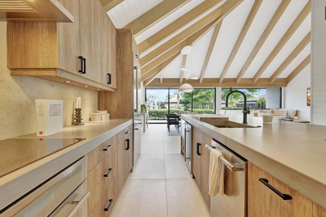 11880 Pebblewood Drive, Wellington, FL 33414