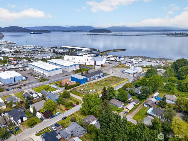 501 35th Street, Anacortes, WA 98221