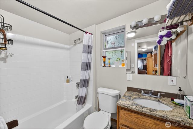 501 35th Street, Anacortes, WA 98221