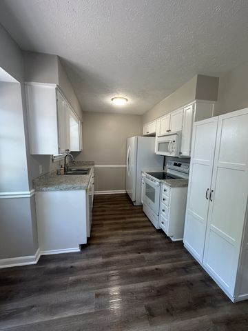 106 Overlook Dr, Hendersonville, TN 37075