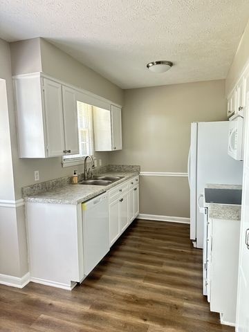 106 Overlook Dr, Hendersonville, TN 37075