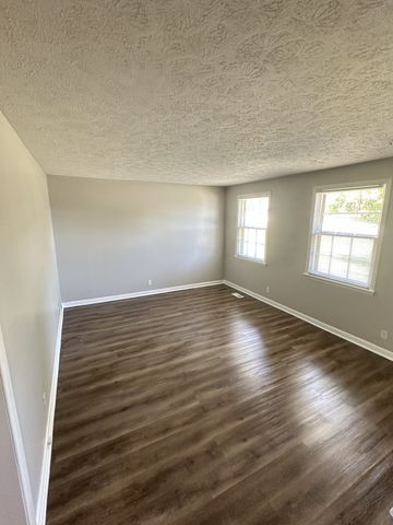 106 Overlook Dr, Hendersonville, TN 37075