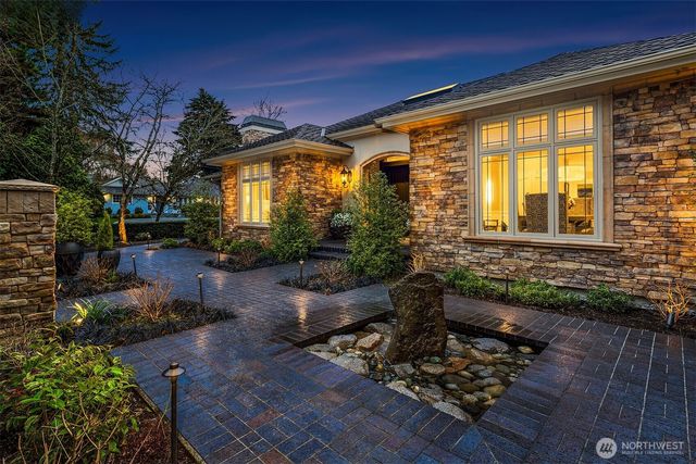 854 Evergreen Point Road, Medina, WA 98039