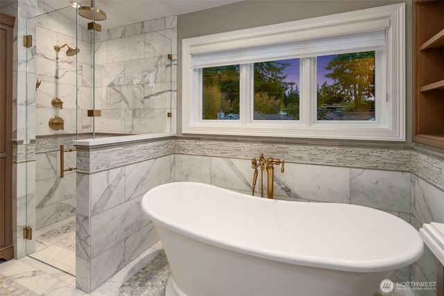 854 Evergreen Point Road, Medina, WA 98039