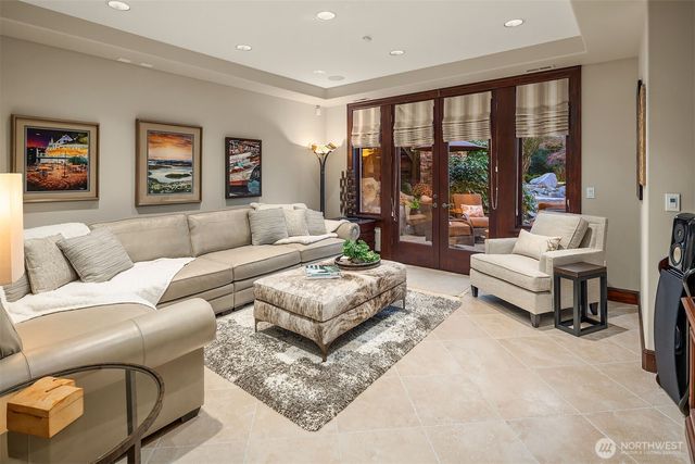 854 Evergreen Point Road, Medina, WA 98039