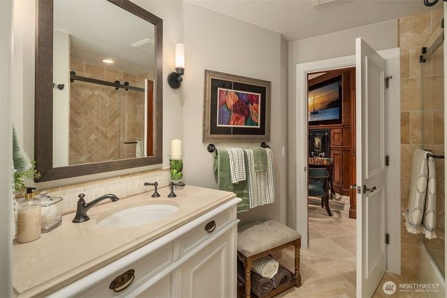 854 Evergreen Point Road, Medina, WA 98039