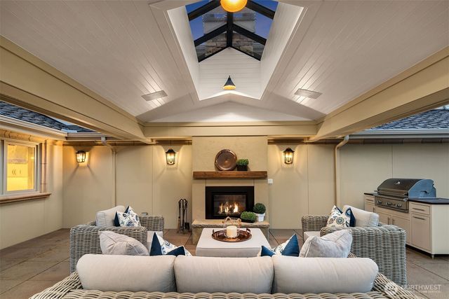 854 Evergreen Point Road, Medina, WA 98039