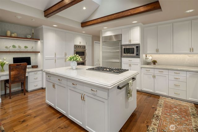 854 Evergreen Point Road, Medina, WA 98039