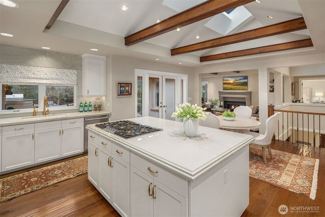 854 Evergreen Point Road, Medina, WA 98039