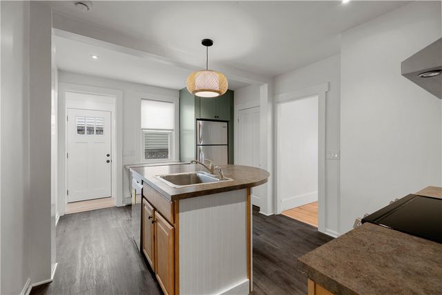 5 Howard Street 1, Newport, RI 02840
