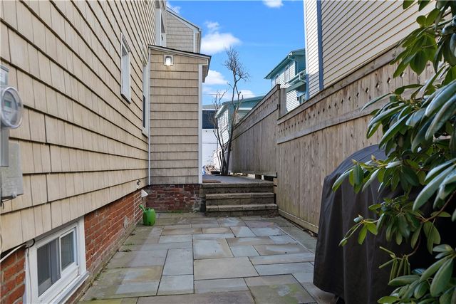 5 Howard Street 1, Newport, RI 02840