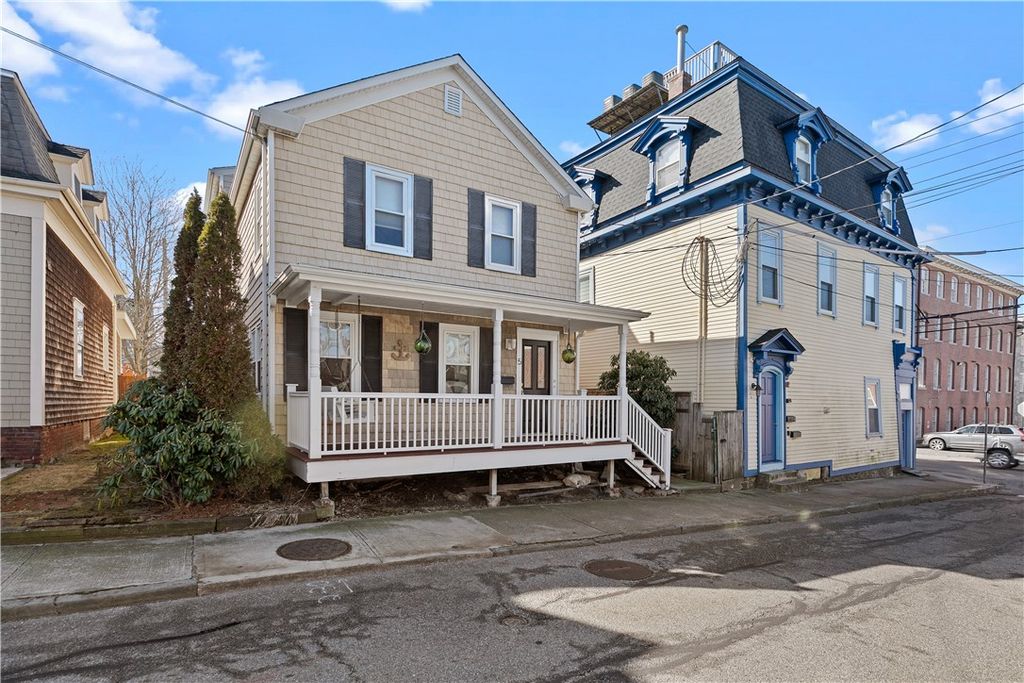 5 Howard Street 1, Newport, RI 02840