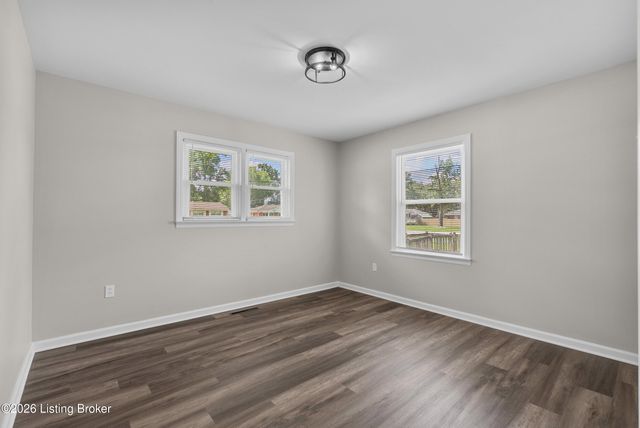 9414 Janna Dr, Louisville, KY 40272