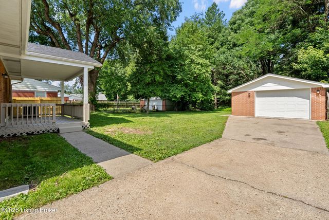 9414 Janna Dr, Louisville, KY 40272