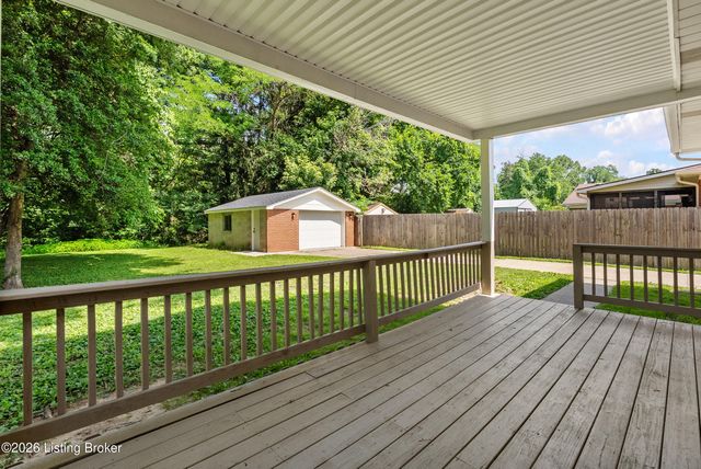 9414 Janna Dr, Louisville, KY 40272