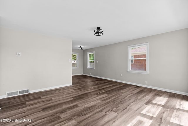 9414 Janna Dr, Louisville, KY 40272