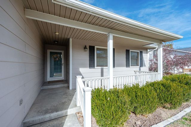 610 W 5th St, Valley Center, KS 67147