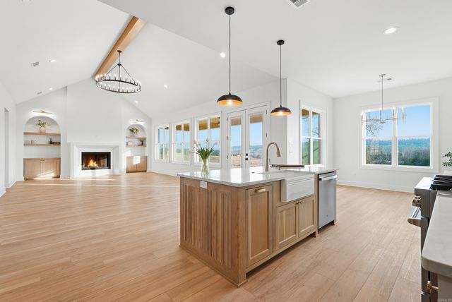 240 Castleberry Rd, Greenbrier, AR 72058