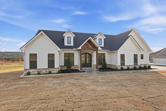 240 Castleberry Rd, Greenbrier, AR 72058