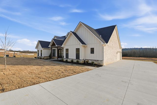 240 Castleberry Rd, Greenbrier, AR 72058