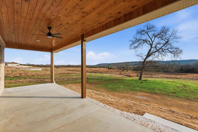240 Castleberry Rd, Greenbrier, AR 72058