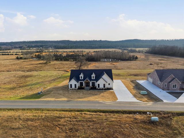 240 Castleberry Rd, Greenbrier, AR 72058