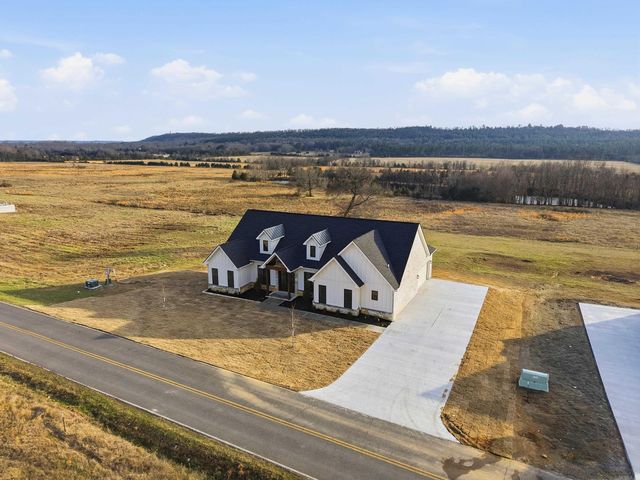 240 Castleberry Rd, Greenbrier, AR 72058
