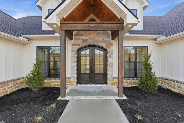 240 Castleberry Rd, Greenbrier, AR 72058
