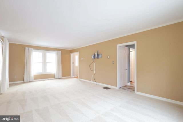 1027 GREENBRIAR DR, State College, PA 16801