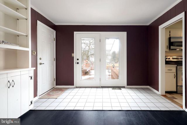 1027 GREENBRIAR DR, State College, PA 16801