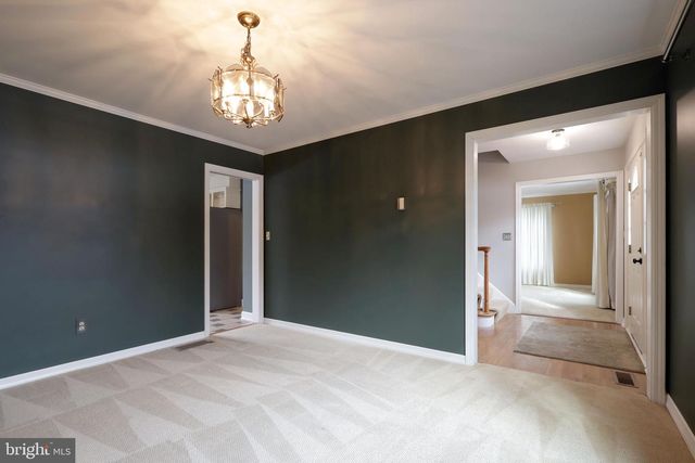 1027 GREENBRIAR DR, State College, PA 16801