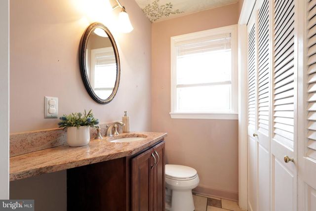 1027 GREENBRIAR DR, State College, PA 16801