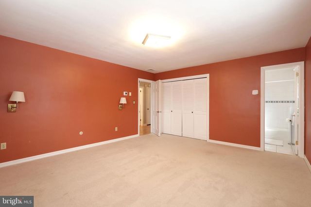 1027 GREENBRIAR DR, State College, PA 16801