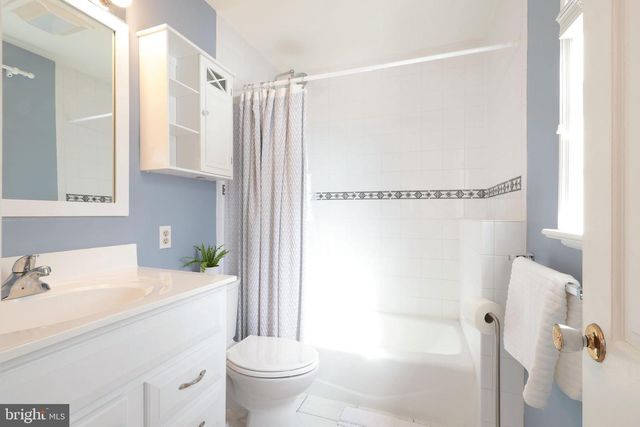 1027 GREENBRIAR DR, State College, PA 16801