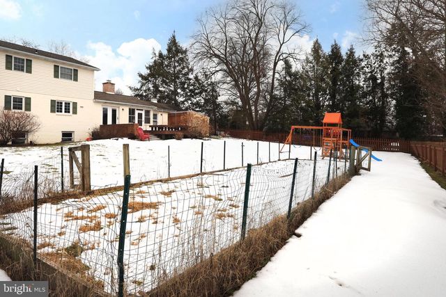 1027 GREENBRIAR DR, State College, PA 16801